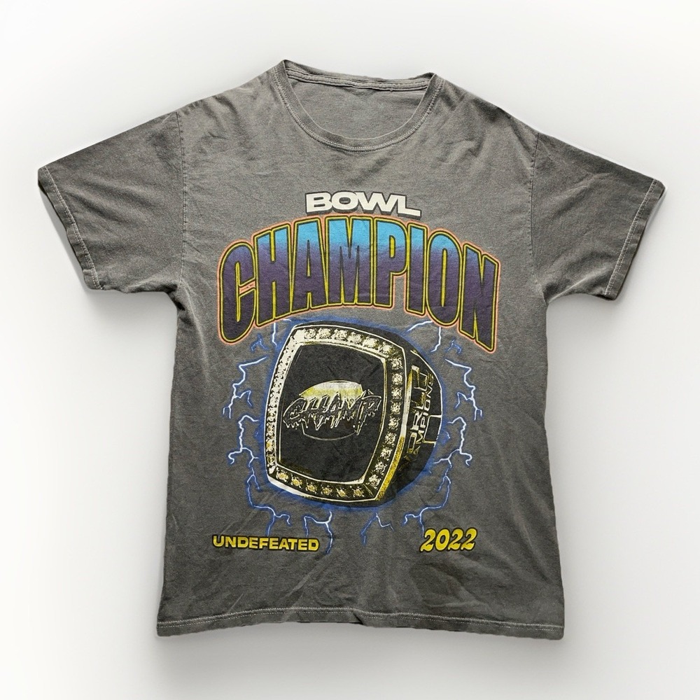 Pacsun Legends Never Undefeated Bowl Champion T-Shirt Small Gray Vintage style